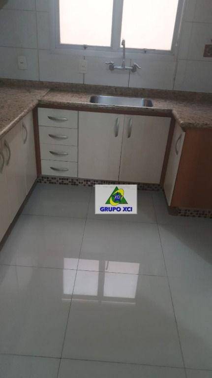 Apartamento à venda com 3 quartos, 93m² - Foto 9