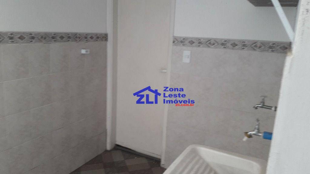 Sobrado à venda com 3 quartos, 100m² - Foto 2