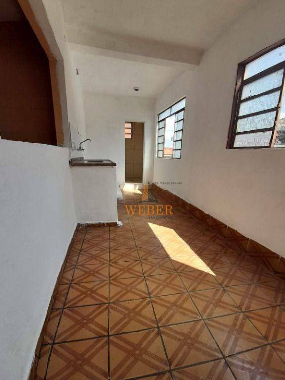 Casa à venda com 2 quartos, 130m² - Foto 2