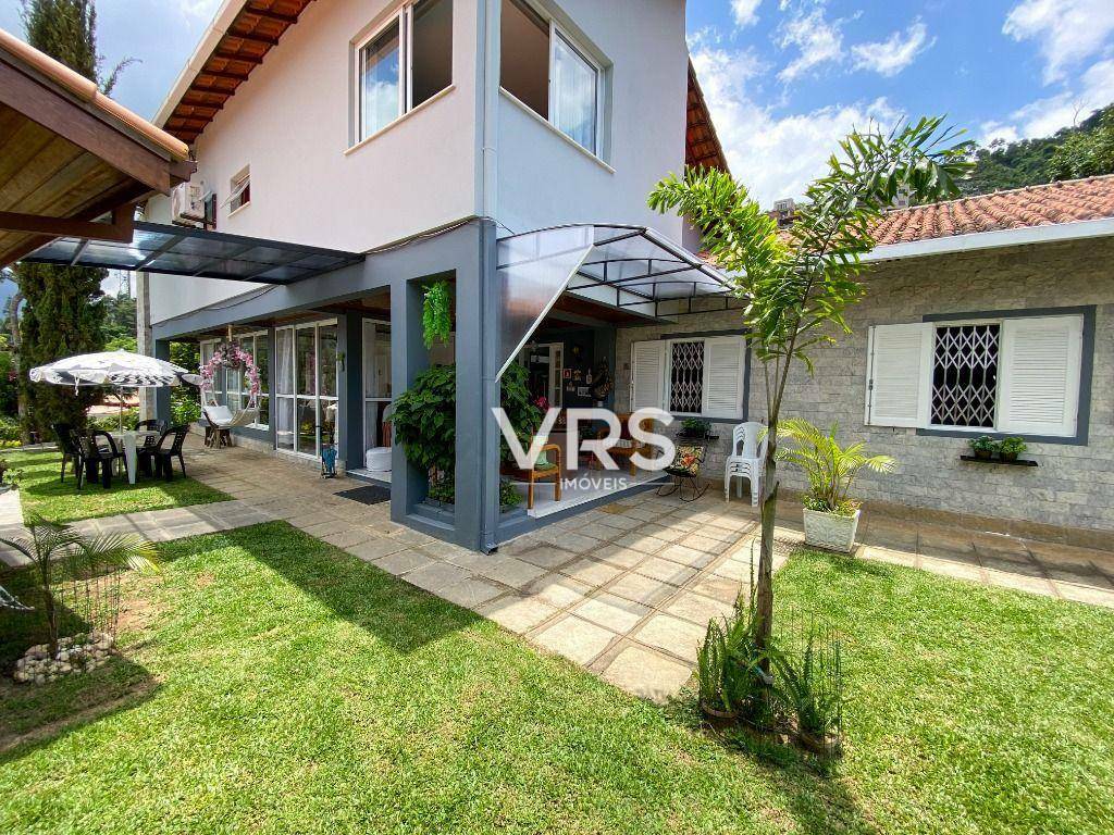 Casa à venda com 4 quartos, 250m² - Foto 51