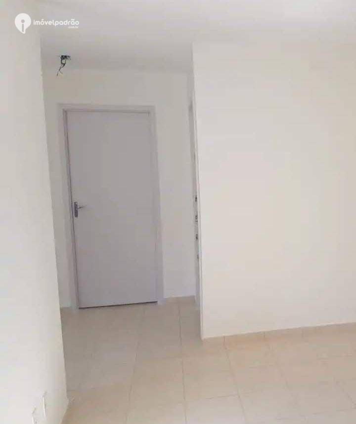 Apartamento à venda com 2 quartos, 42m² - Foto 3