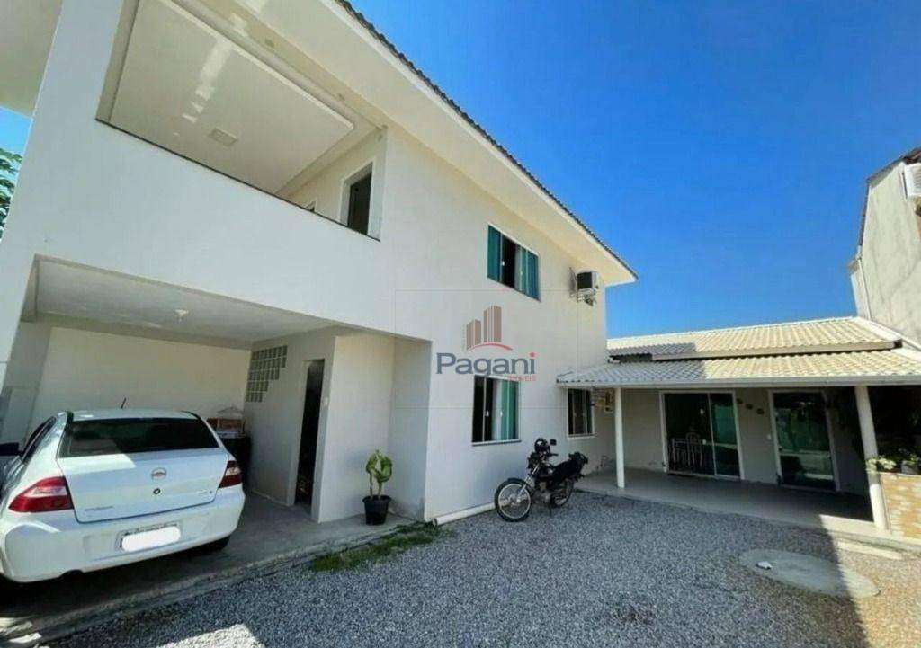 Casa à venda com 3 quartos, 184m² - Foto 1