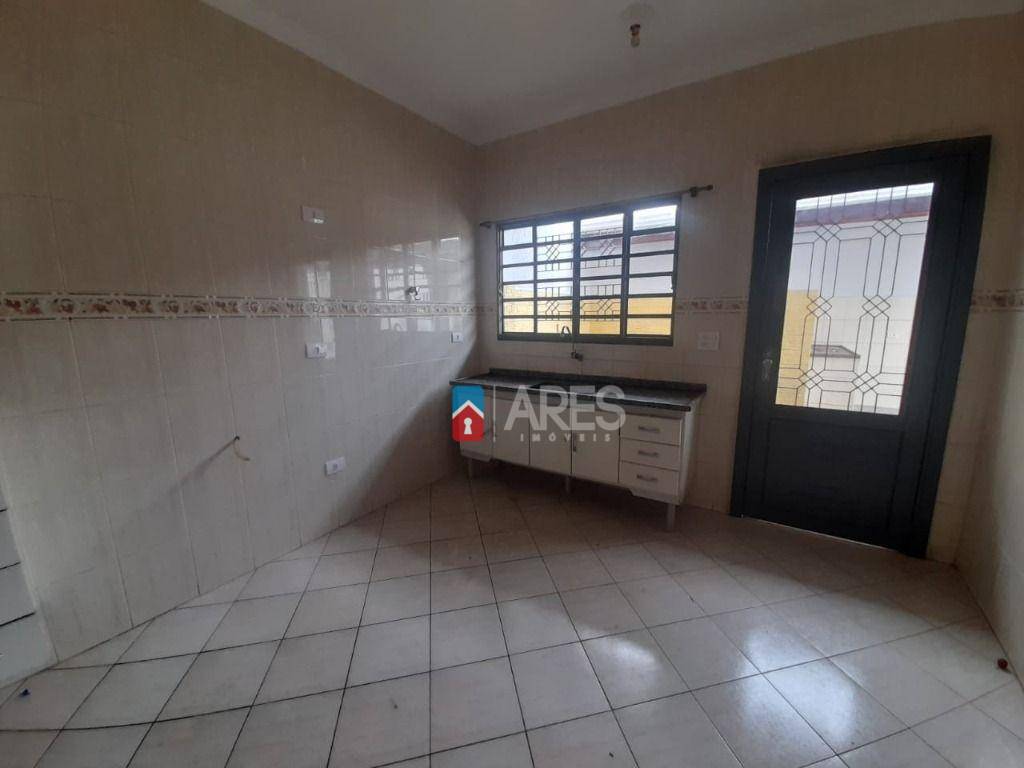 Casa para alugar com 3 quartos, 190m² - Foto 9