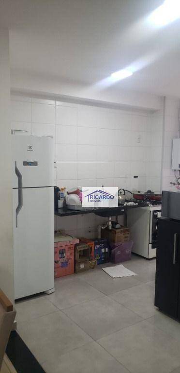 Apartamento à venda com 3 quartos, 81m² - Foto 4