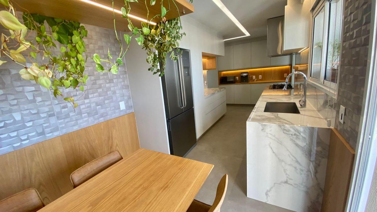 Apartamento à venda com 3 quartos, 223m² - Foto 3