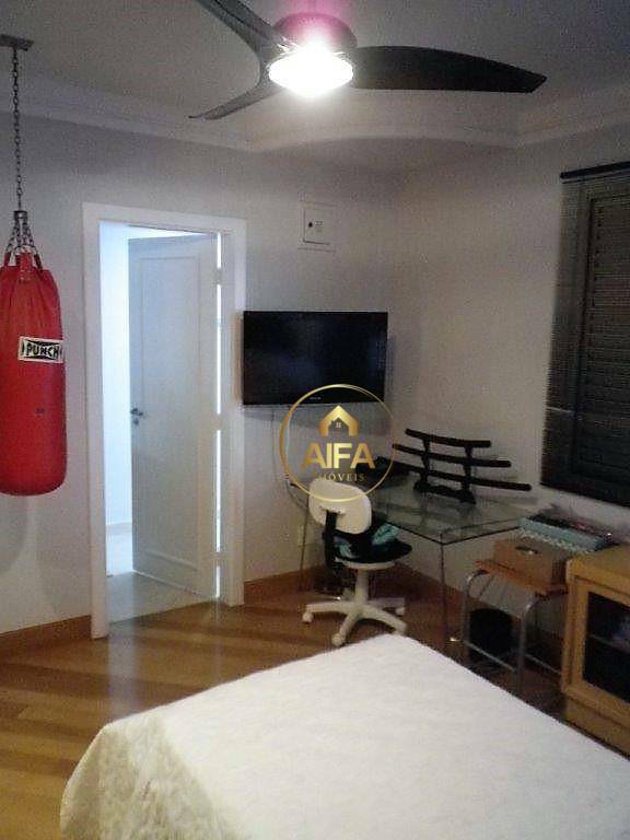 Apartamento à venda com 3 quartos, 210m² - Foto 11