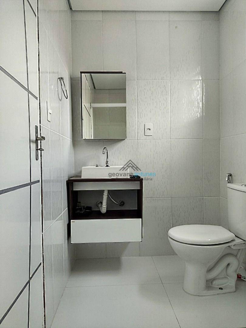 Casa para alugar com 2 quartos, 144m² - Foto 3