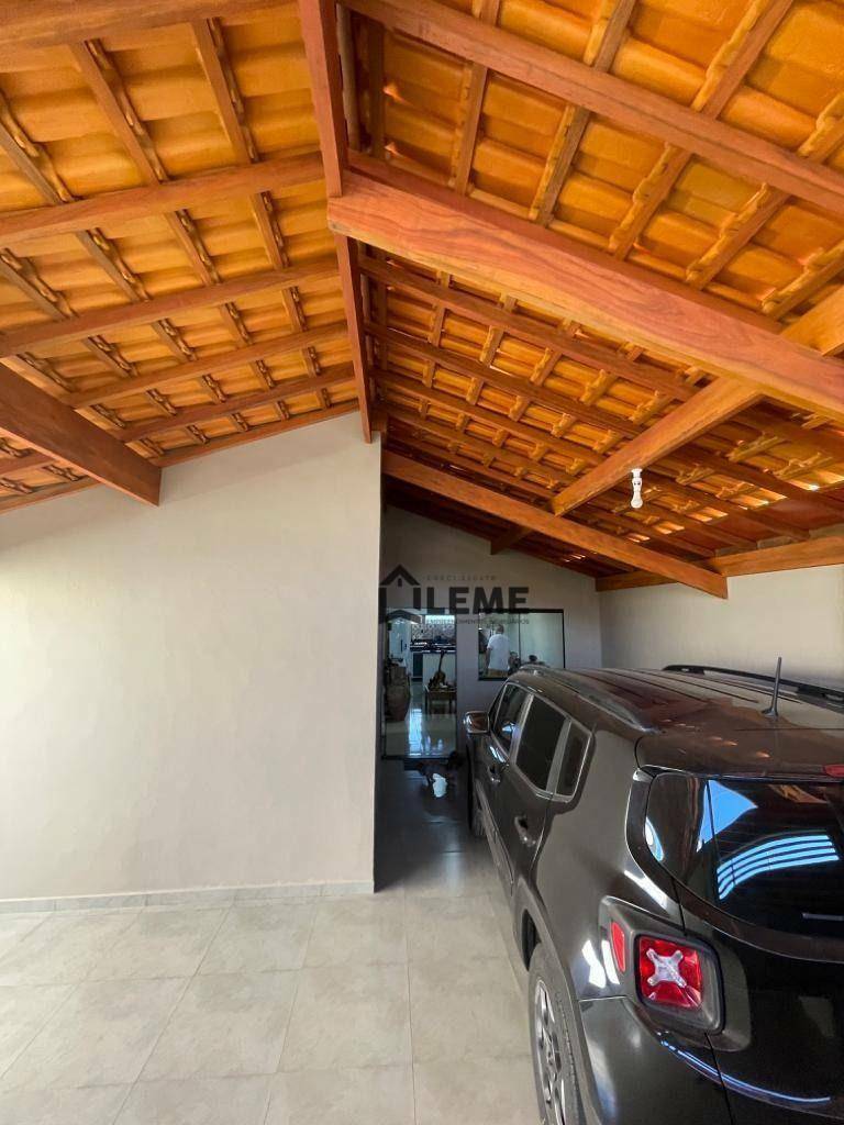 Casa à venda com 2 quartos, 160m² - Foto 1