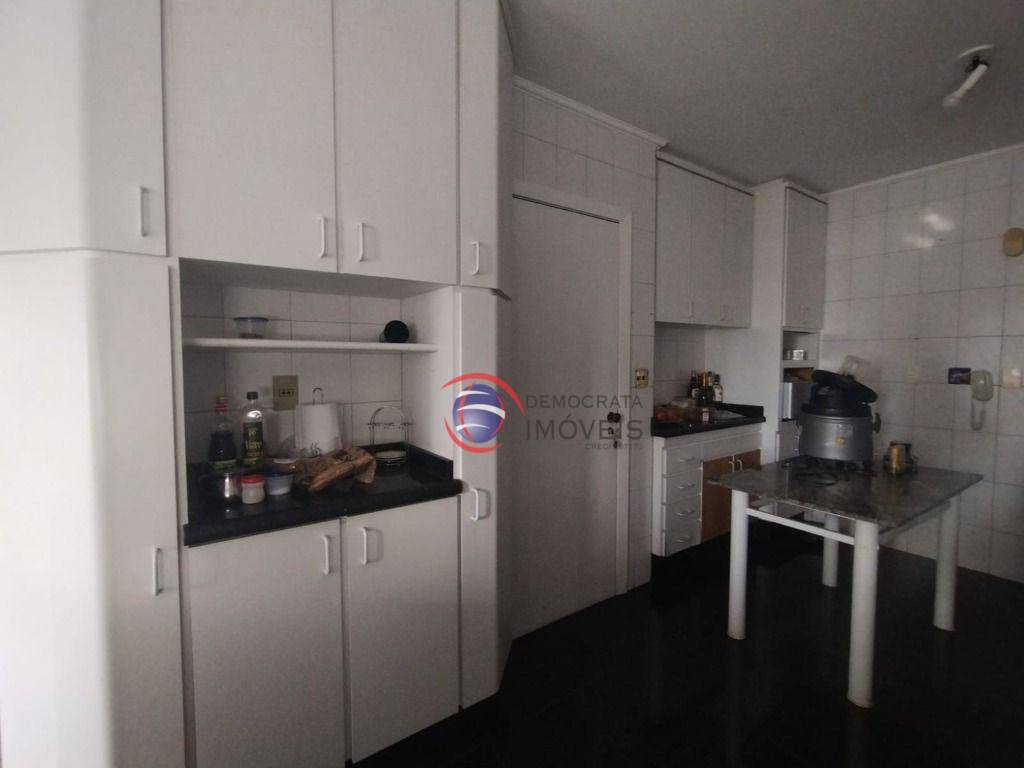 Apartamento à venda com 3 quartos, 160m² - Foto 15