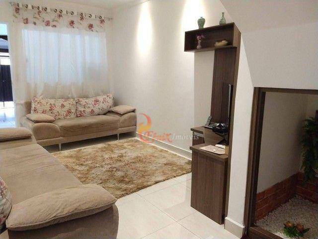 Sobrado à venda e aluguel com 3 quartos, 220m² - Foto 1