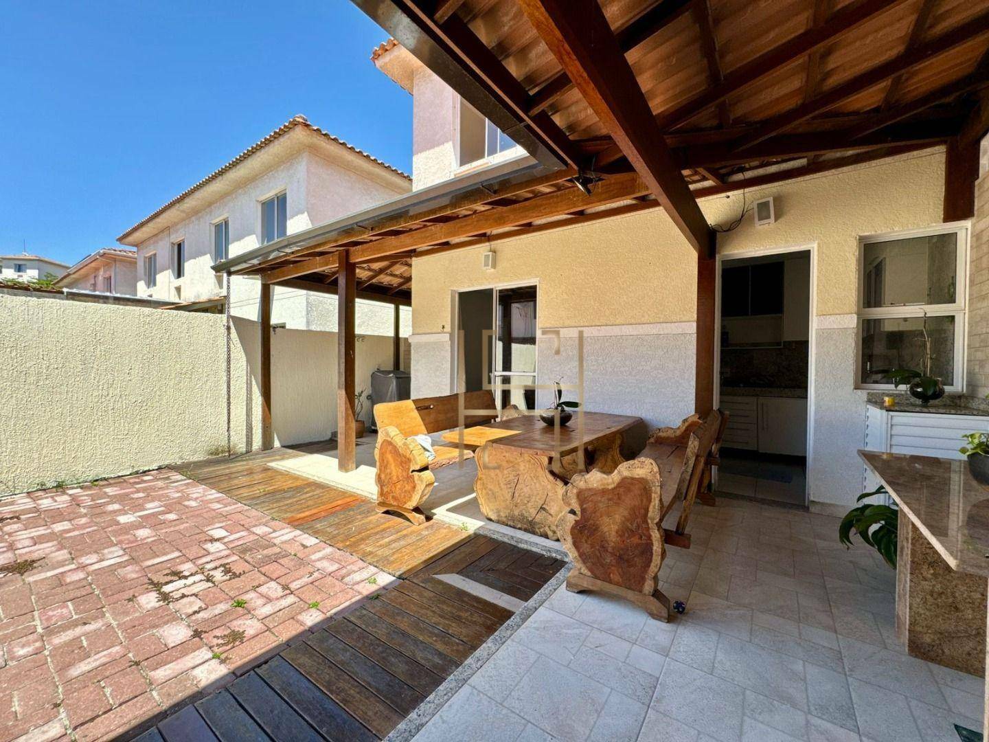 Casa de Condomínio à venda com 3 quartos, 140m² - Foto 2