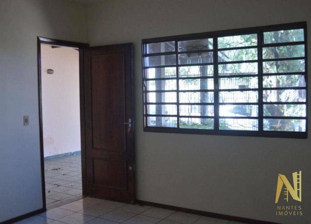 Casa à venda com 3 quartos, 116m² - Foto 2