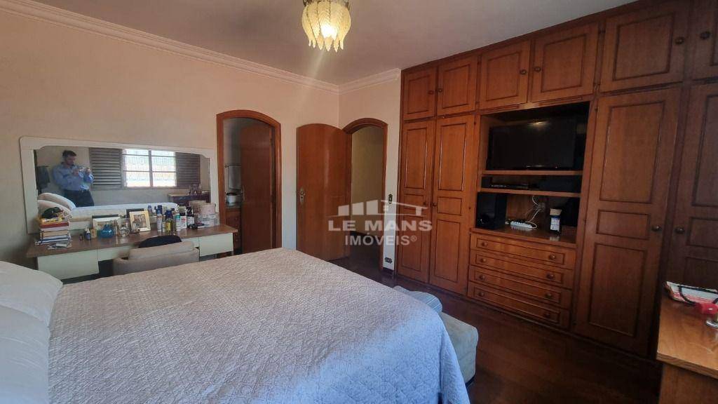 Casa à venda com 4 quartos, 330m² - Foto 15