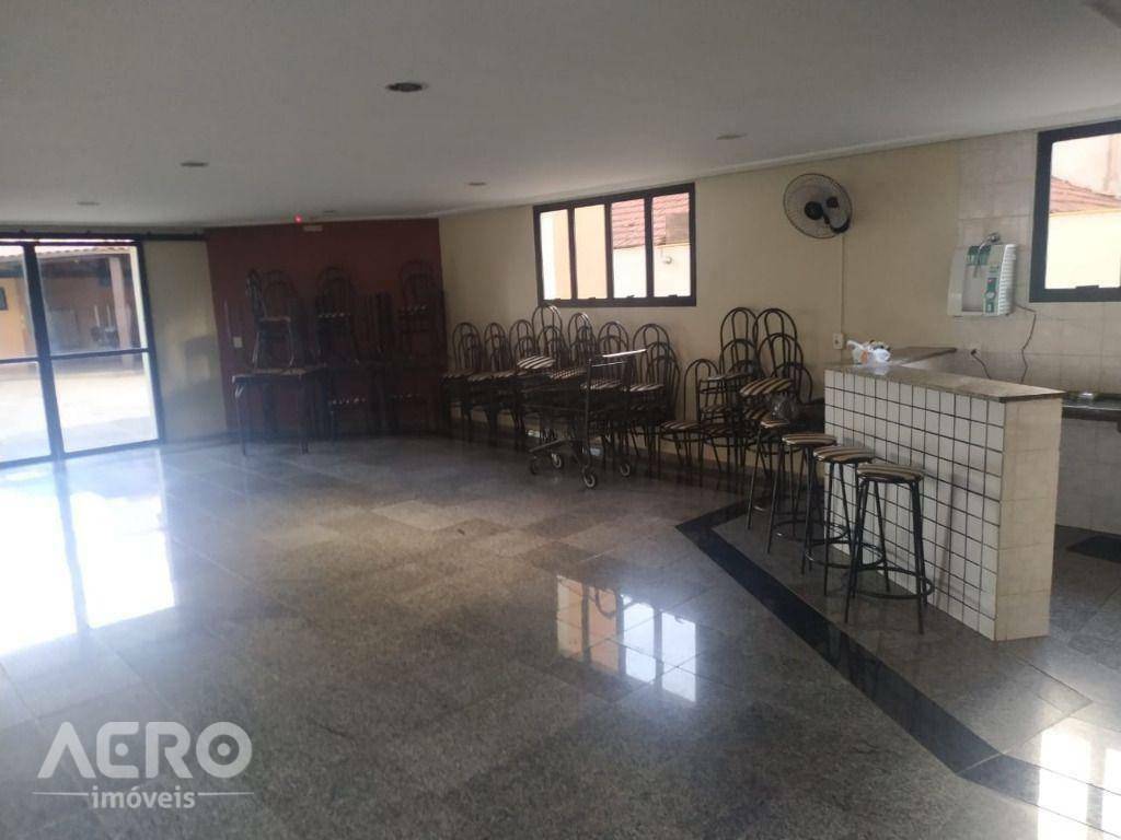 Apartamento à venda com 4 quartos, 225m² - Foto 15