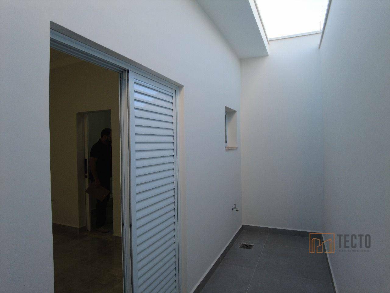 Casa à venda com 2 quartos, 60m² - Foto 11