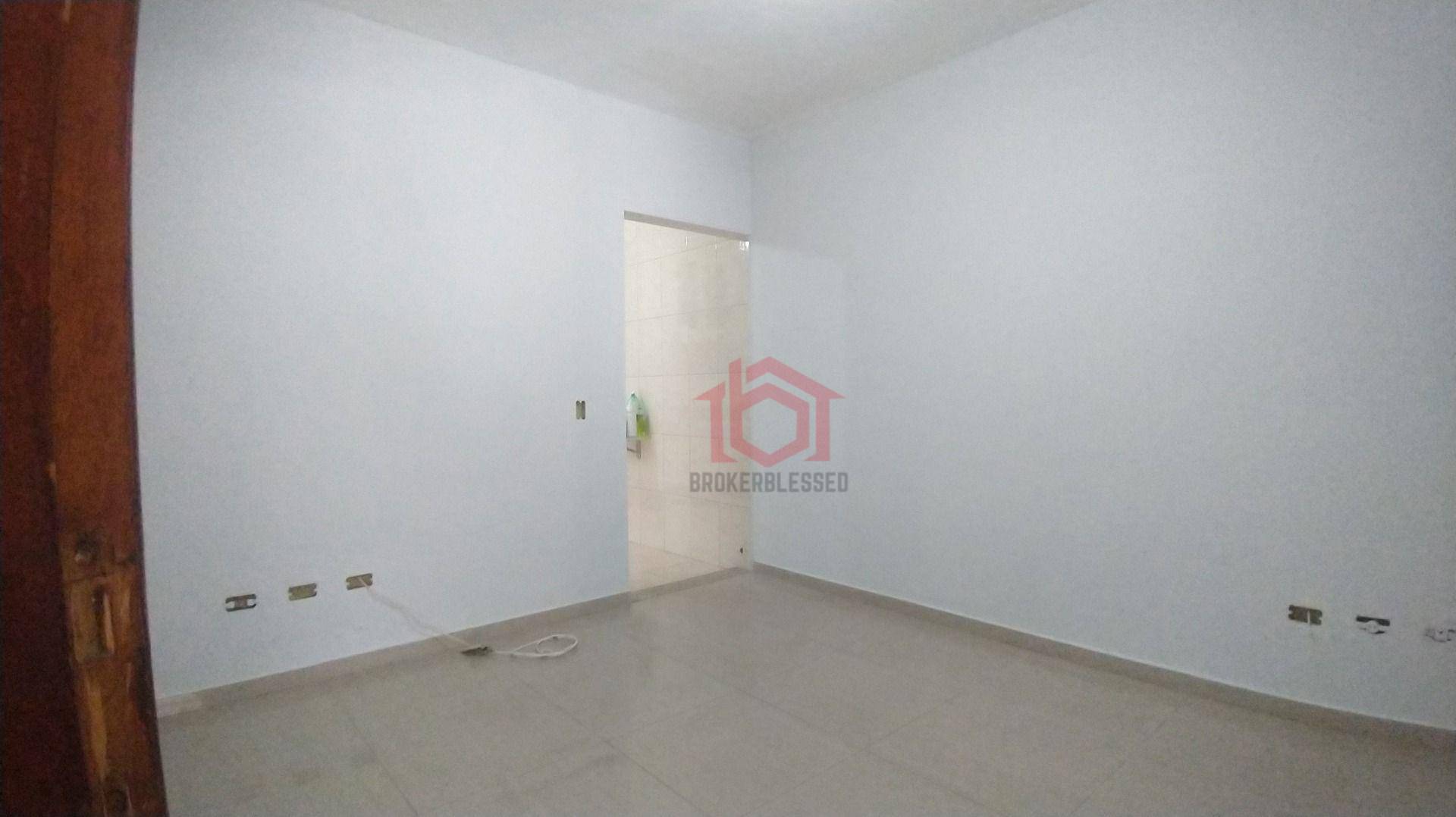 Casa à venda com 2 quartos, 70m² - Foto 2