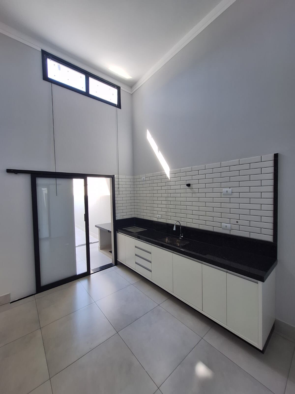 Casa à venda com 3 quartos, 117m² - Foto 4