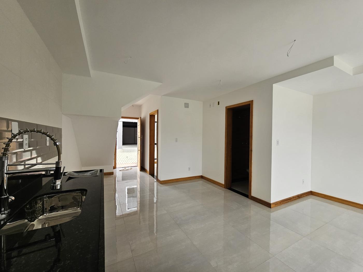 Casa à venda com 3 quartos, 104m² - Foto 4