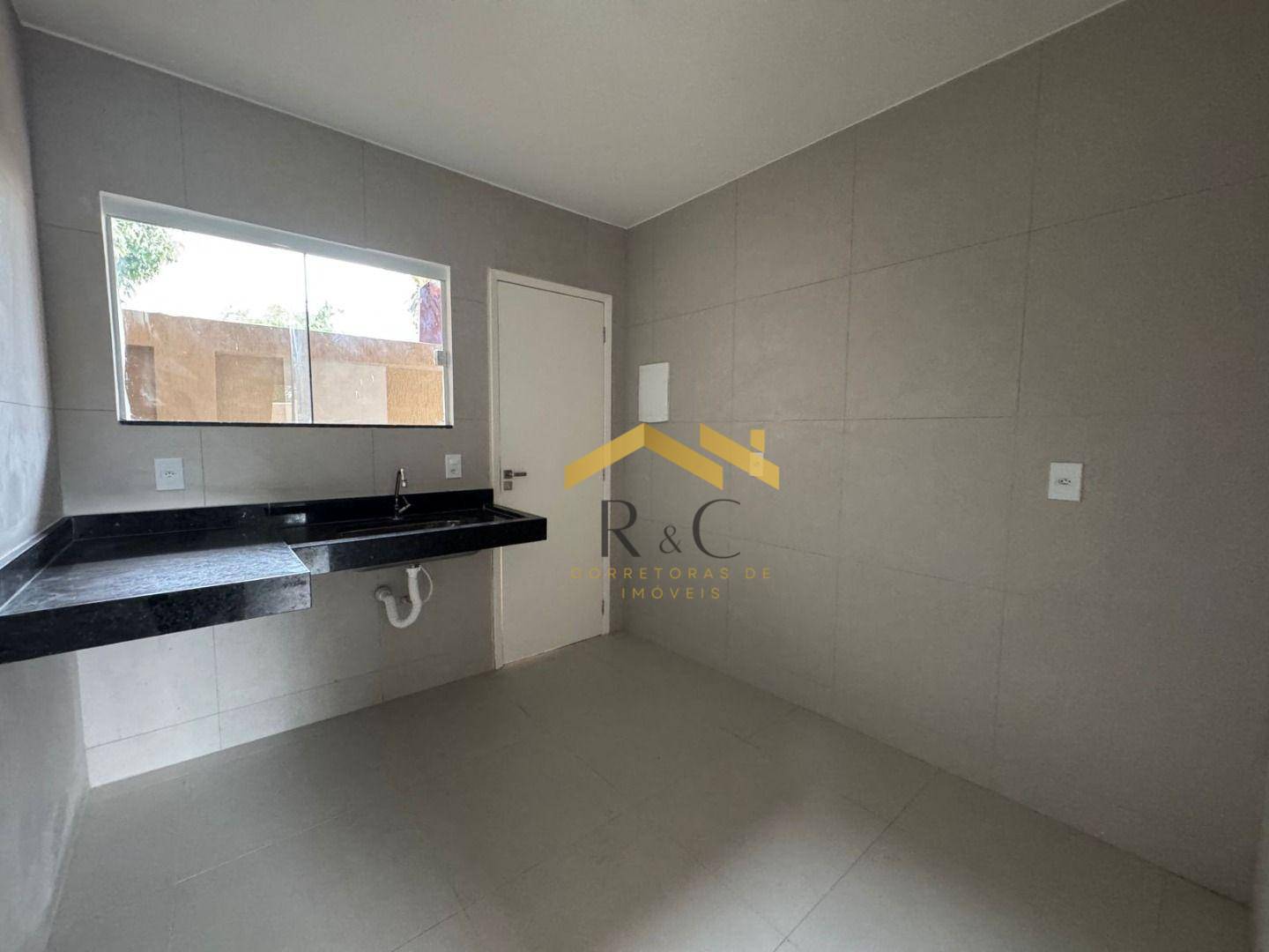 Casa à venda com 2 quartos, 70m² - Foto 6