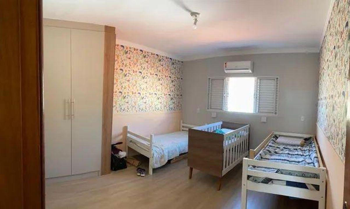 Casa à venda com 2 quartos, 130m² - Foto 4