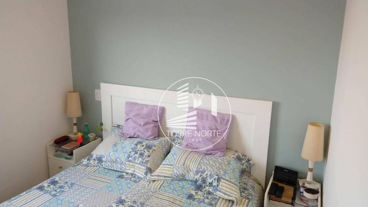 Apartamento à venda com 3 quartos, 70m² - Foto 2