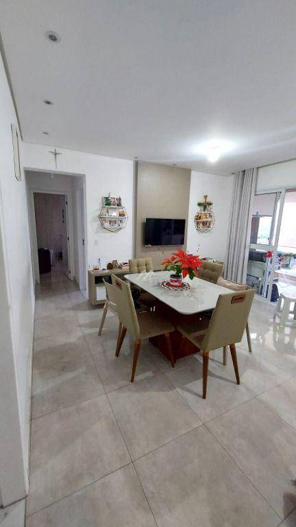 Apartamento à venda com 2 quartos, 75m² - Foto 2