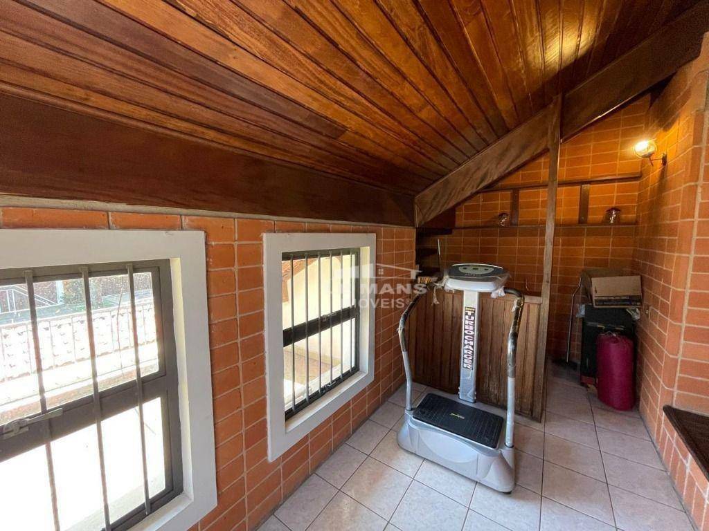 Casa à venda com 3 quartos, 237m² - Foto 11