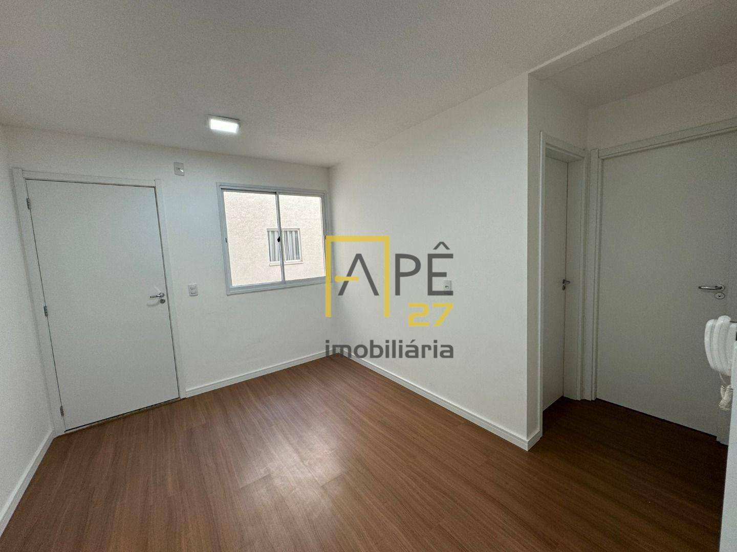 Apartamento à venda com 2 quartos, 42m² - Foto 2