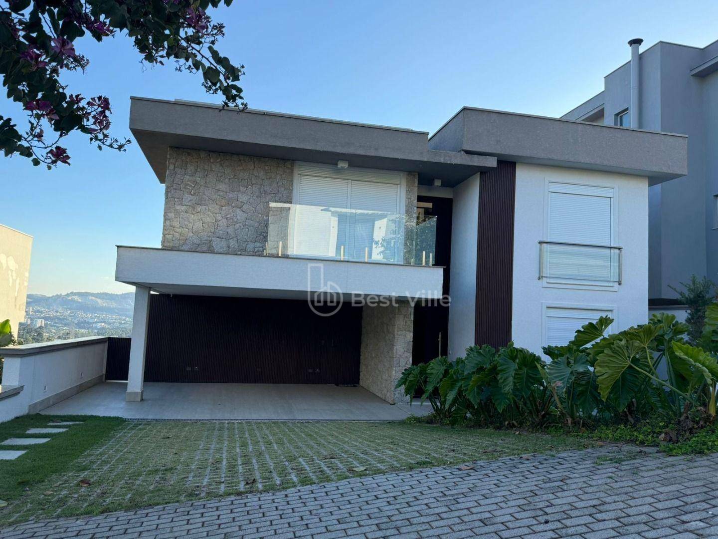 Casa de Condomínio para alugar com 4 quartos, 600m² - Foto 2