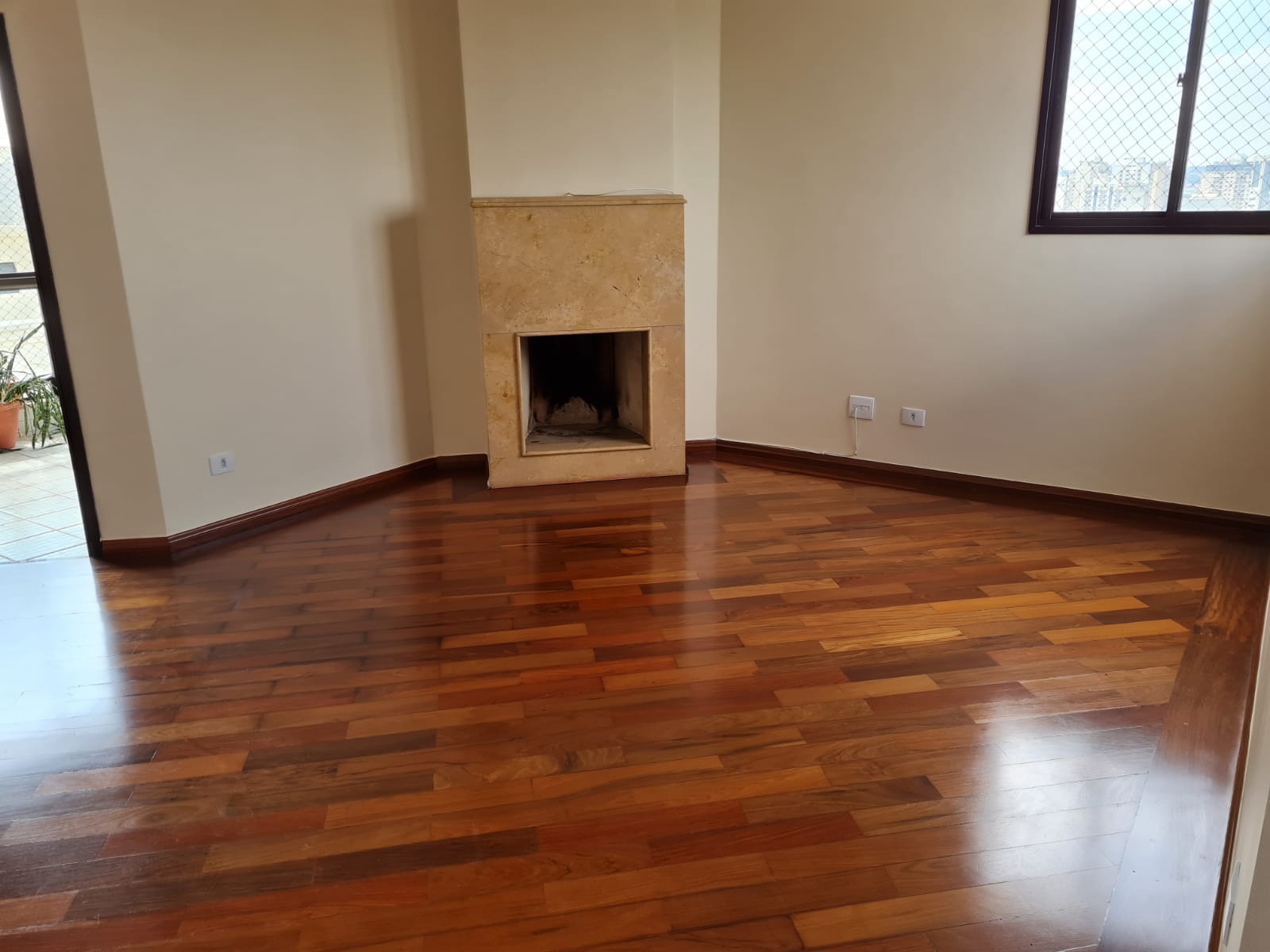 Apartamento à venda com 4 quartos, 220m² - Foto 3