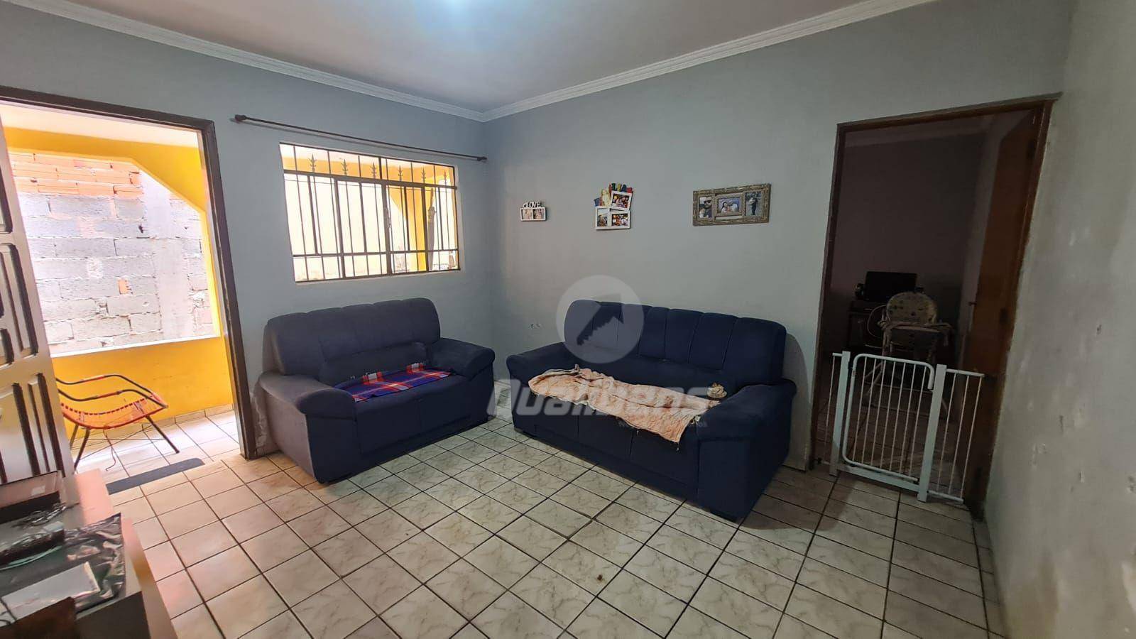 Casa à venda com 3 quartos, 111m² - Foto 1