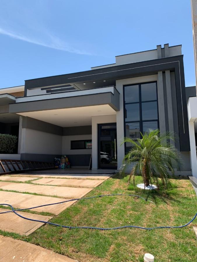 Casa à venda com 3 quartos, 134m² - Foto 1