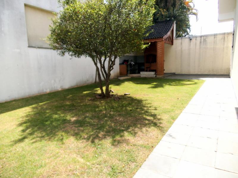 Casa para alugar com 4 quartos, 549m² - Foto 20