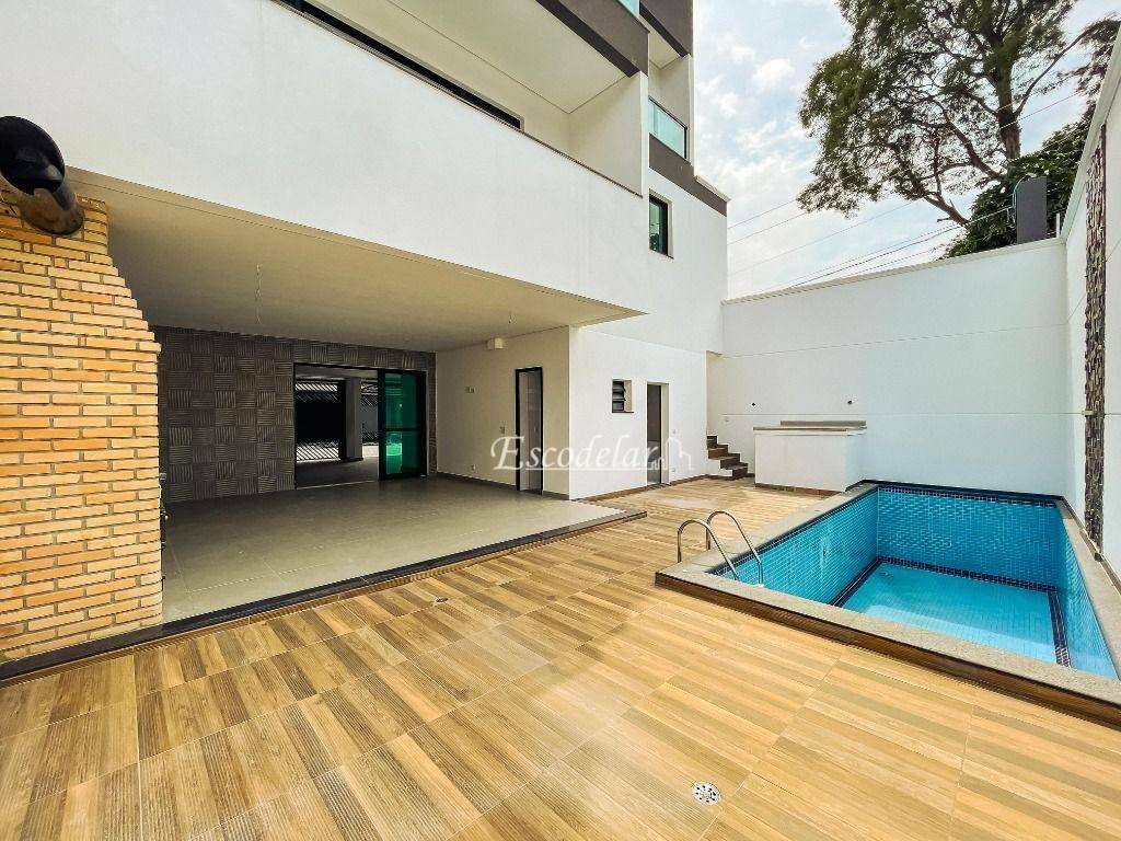 Casa de Condomínio à venda com 4 quartos, 400m² - Foto 2