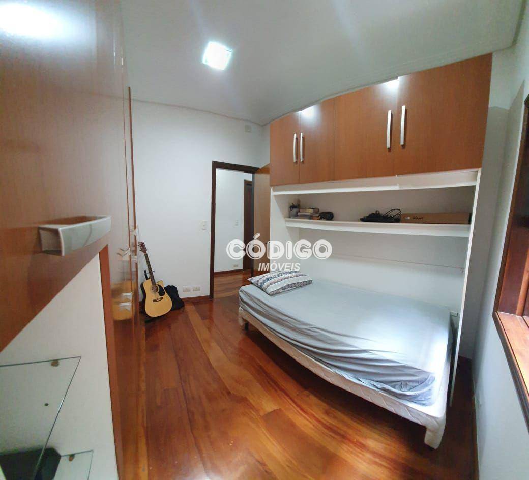 Casa à venda com 3 quartos, 200m² - Foto 8