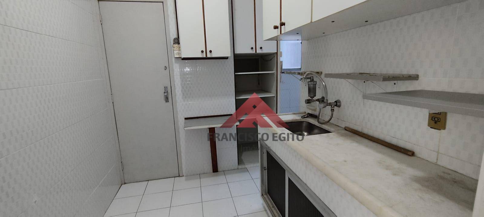 Apartamento à venda com 2 quartos, 70m² - Foto 11