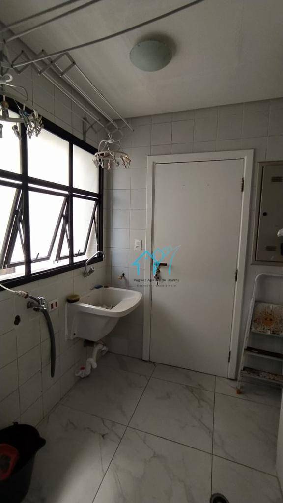 Apartamento à venda com 3 quartos, 200m² - Foto 5