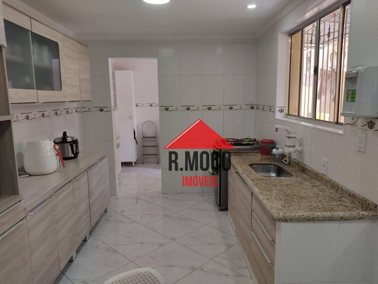 Casa à venda com 3 quartos, 120m² - Foto 14