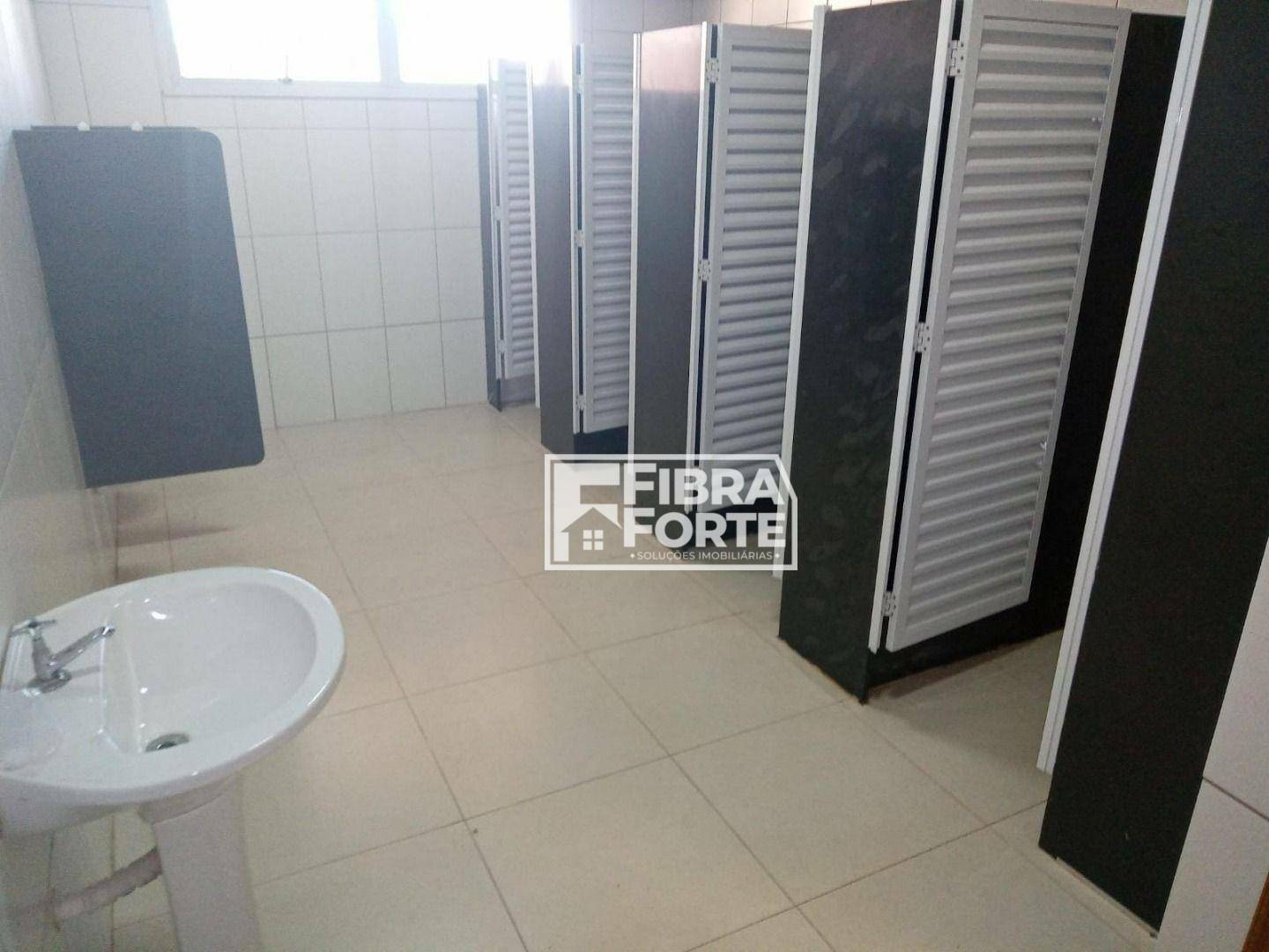 Depósito-Galpão-Armazém para alugar, 1350m² - Foto 4