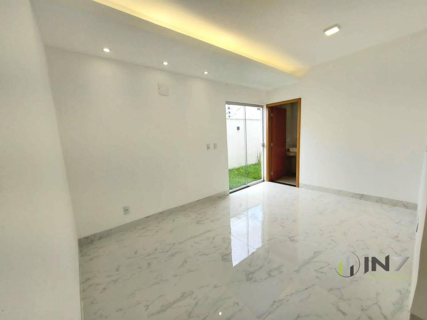 Casa à venda com 3 quartos, 134m² - Foto 11