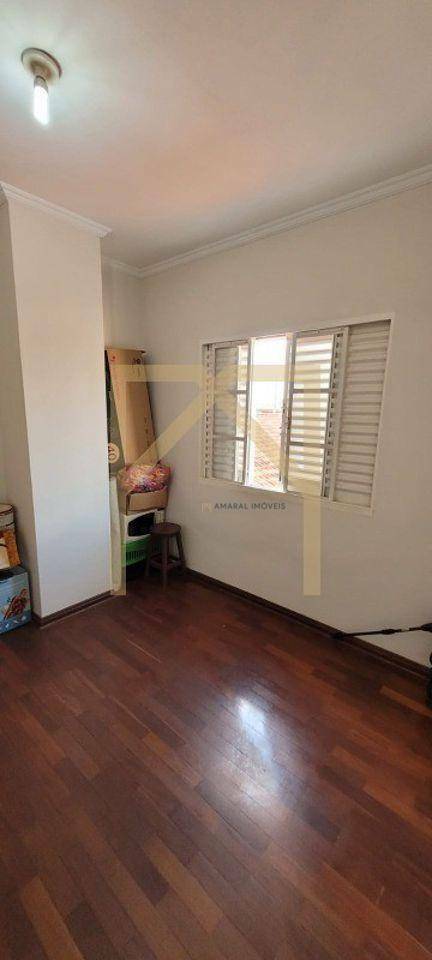 Casa à venda com 5 quartos, 180m² - Foto 3