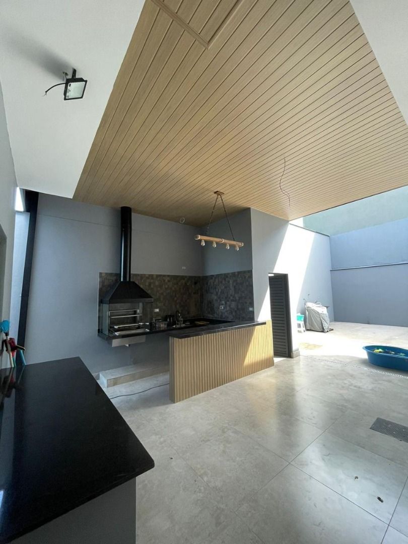 Casa à venda com 2 quartos, 210m² - Foto 9