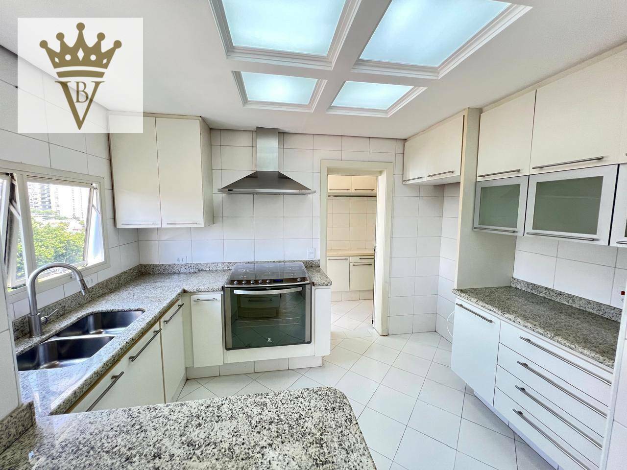 Apartamento para alugar com 3 quartos, 222m² - Foto 20