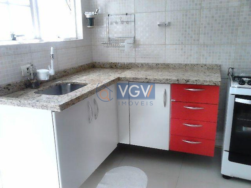 Casa à venda com 3 quartos, 140m² - Foto 4