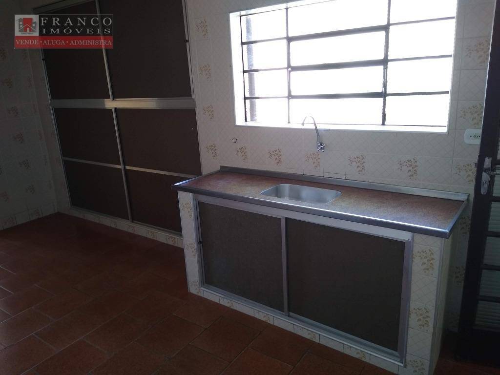 Casa à venda com 3 quartos, 200m² - Foto 19