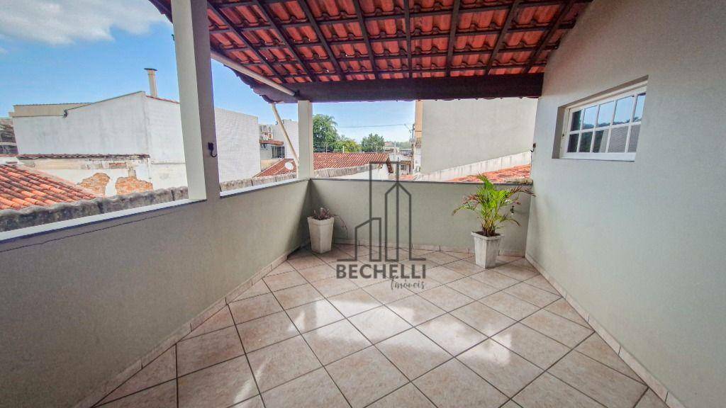 Casa para alugar com 4 quartos, 226m² - Foto 16