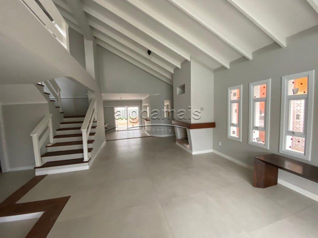 Casa à venda com 6 quartos, 354m² - Foto 4