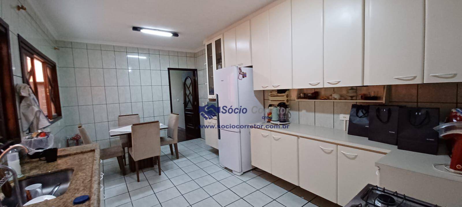 Sobrado à venda e aluguel com 3 quartos, 220m² - Foto 21