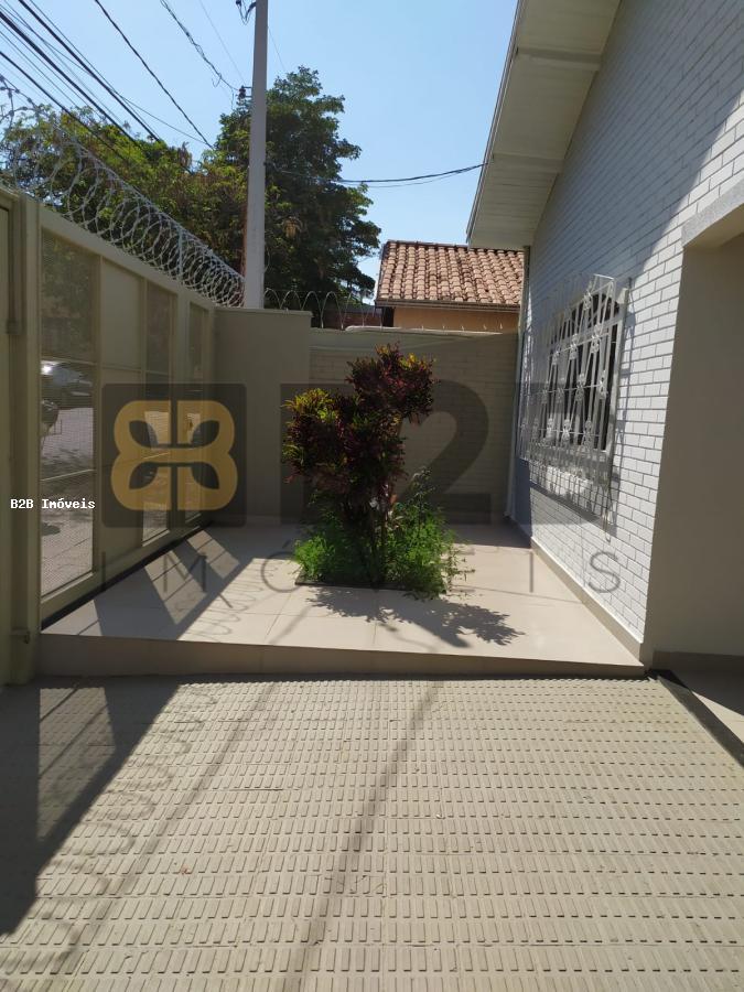 Casa à venda com 3 quartos, 170m² - Foto 2