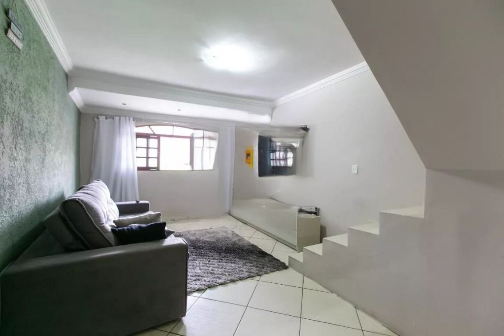 Sobrado à venda com 2 quartos, 205m² - Foto 3